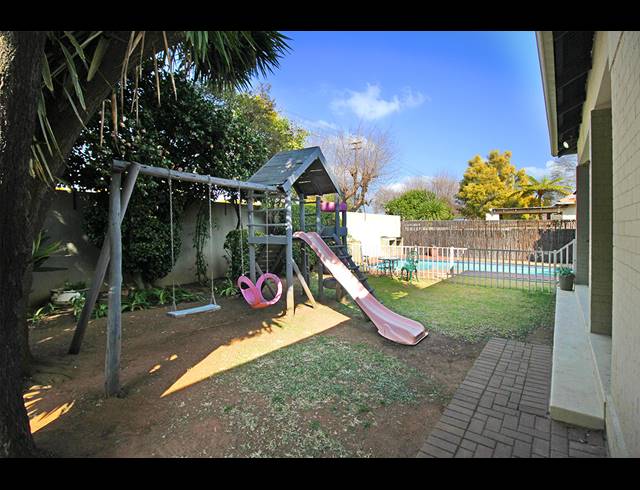 3 BEDROOM FREEHOLD FOR SALE IN HIGHLANDS NORTH